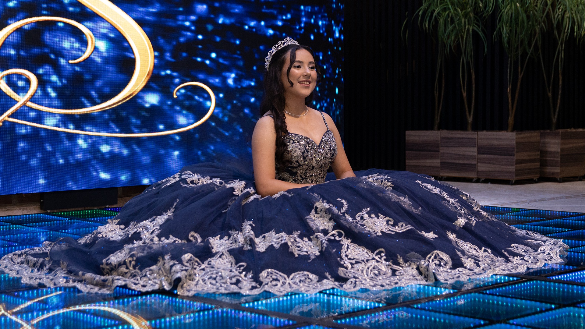 Debutante celebrando na pista iluminada do Ello Eventos